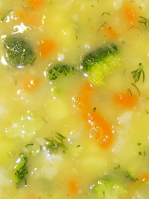 bogata zupa jarzynowa 